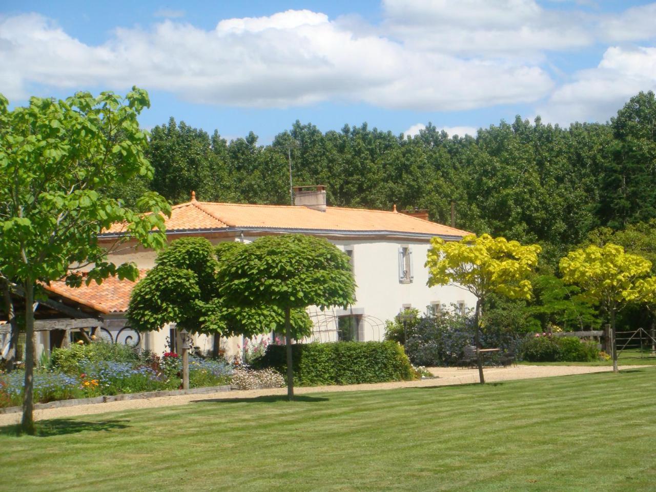 Landeronde Chambres D'Hotes Au Gite De La Pommeraie מראה חיצוני תמונה