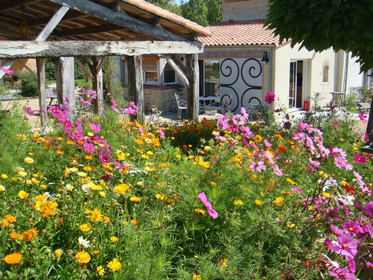 Landeronde Chambres D'Hotes Au Gite De La Pommeraie מראה חיצוני תמונה